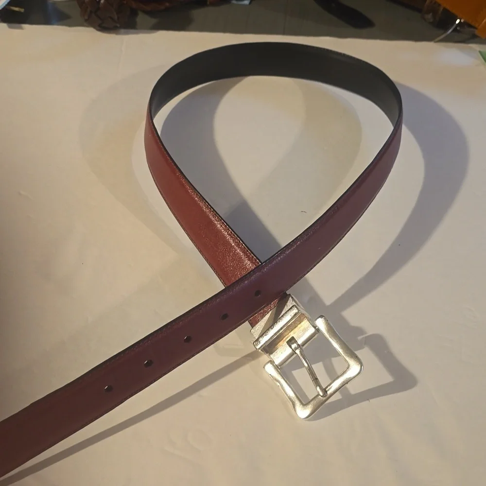 Mens Reddish Brown Leather Belt Reversible Silver Buckle Sz.M/L
